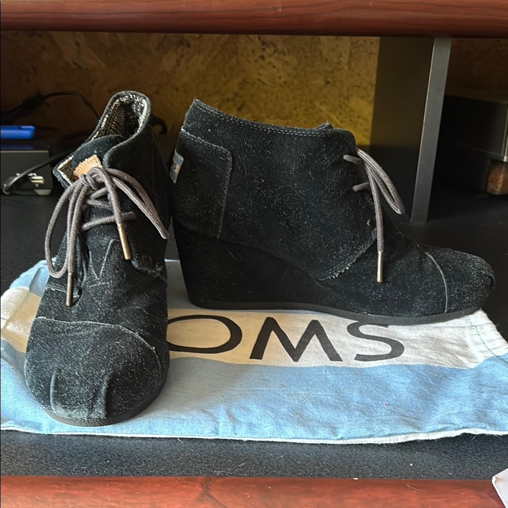 TOMS Charcoal Suede Lace-Up Wedges